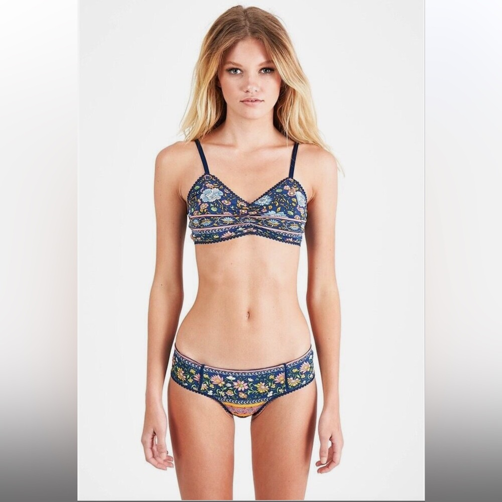♡ SPELL • Folk Town Bralette in Navy • XS